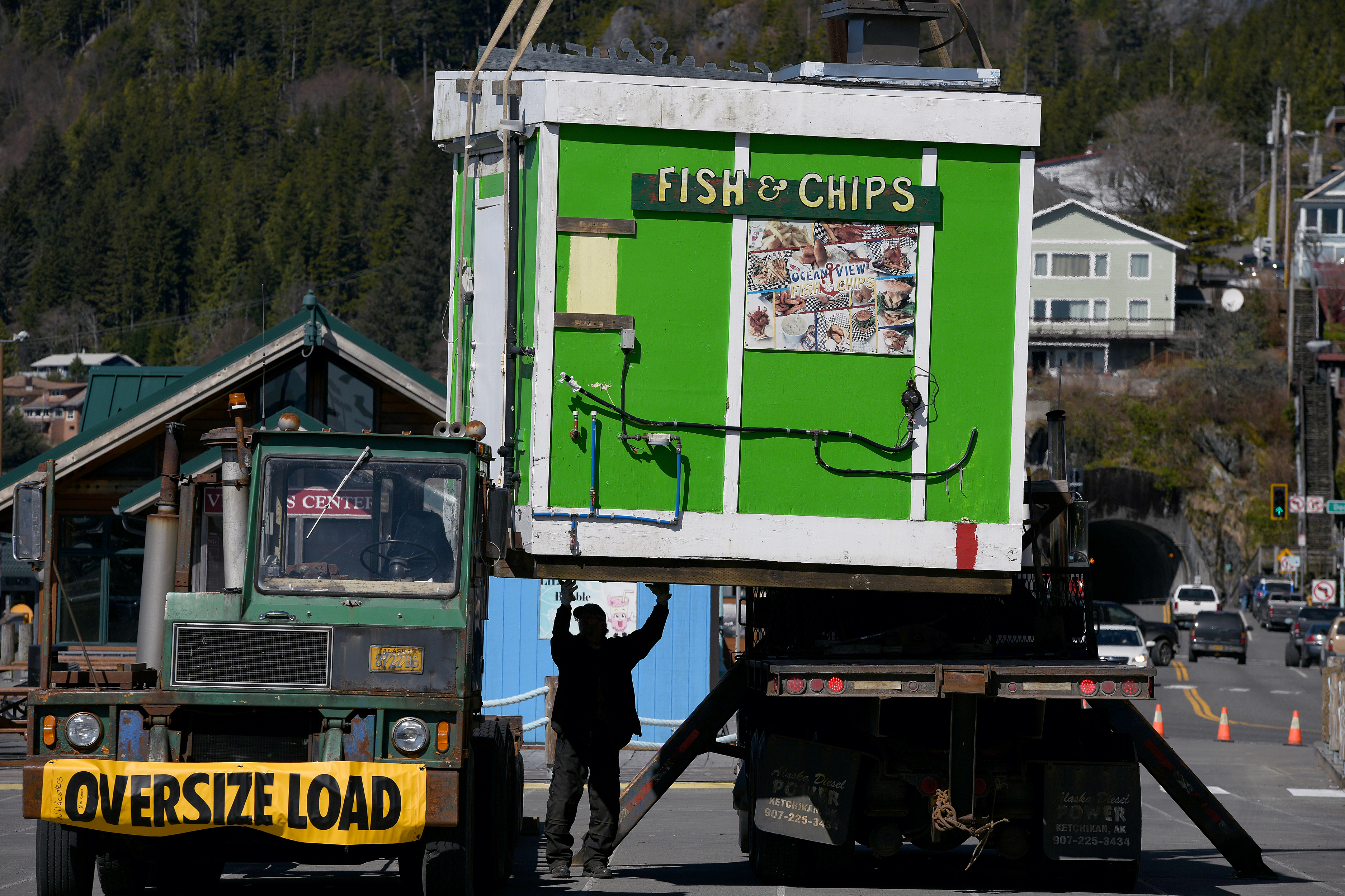 Berth 2 food hut prep 041522 02